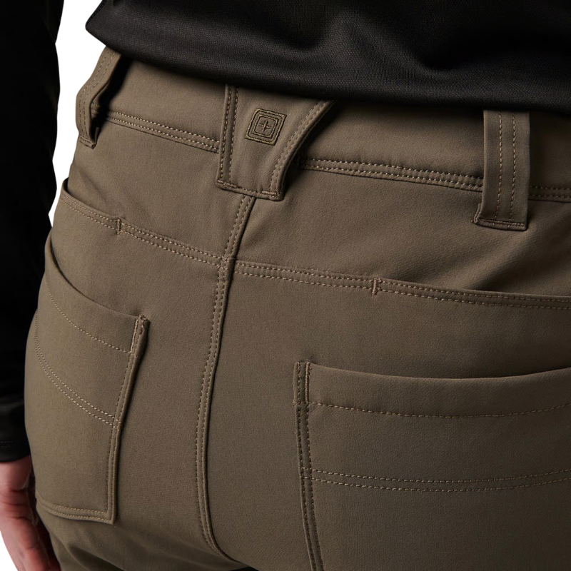 Men’s Regular Fit Apex Softshell 5K Cargo Pant | Black